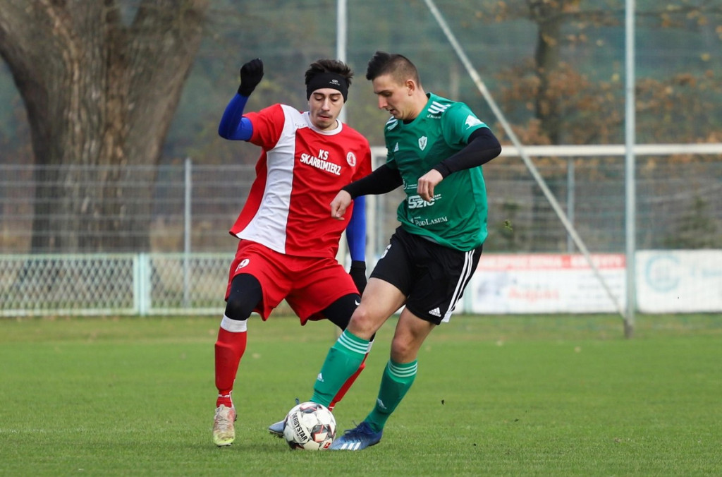 Klasa A zakończyła rundę jesienną. KS Skarbimierz został nowym liderem! [GALERIA z meczu Victoria II Chróścice - KS Skarbimierz]