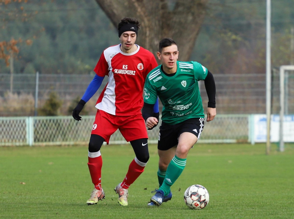 Klasa A zakończyła rundę jesienną. KS Skarbimierz został nowym liderem! [GALERIA z meczu Victoria II Chróścice - KS Skarbimierz]