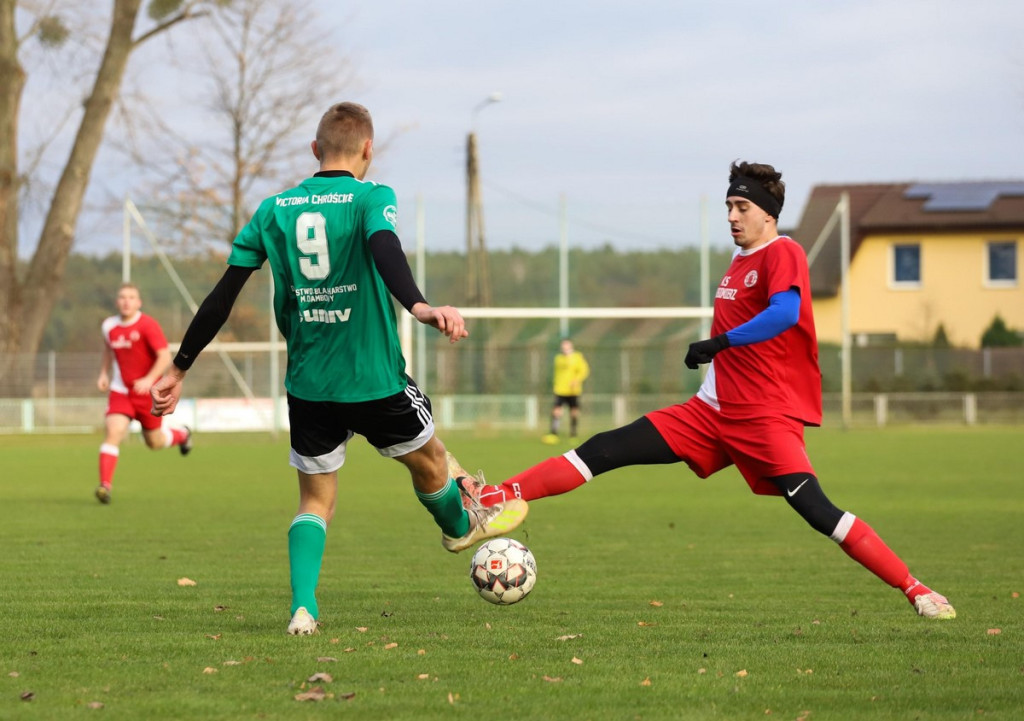 Klasa A zakończyła rundę jesienną. KS Skarbimierz został nowym liderem! [GALERIA z meczu Victoria II Chróścice - KS Skarbimierz]