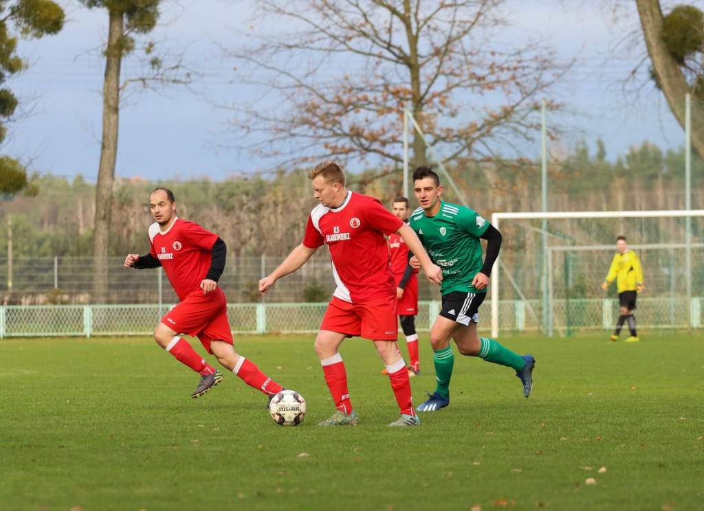 Klasa A zakończyła rundę jesienną. KS Skarbimierz został nowym liderem! [GALERIA z meczu Victoria II Chróścice - KS Skarbimierz]