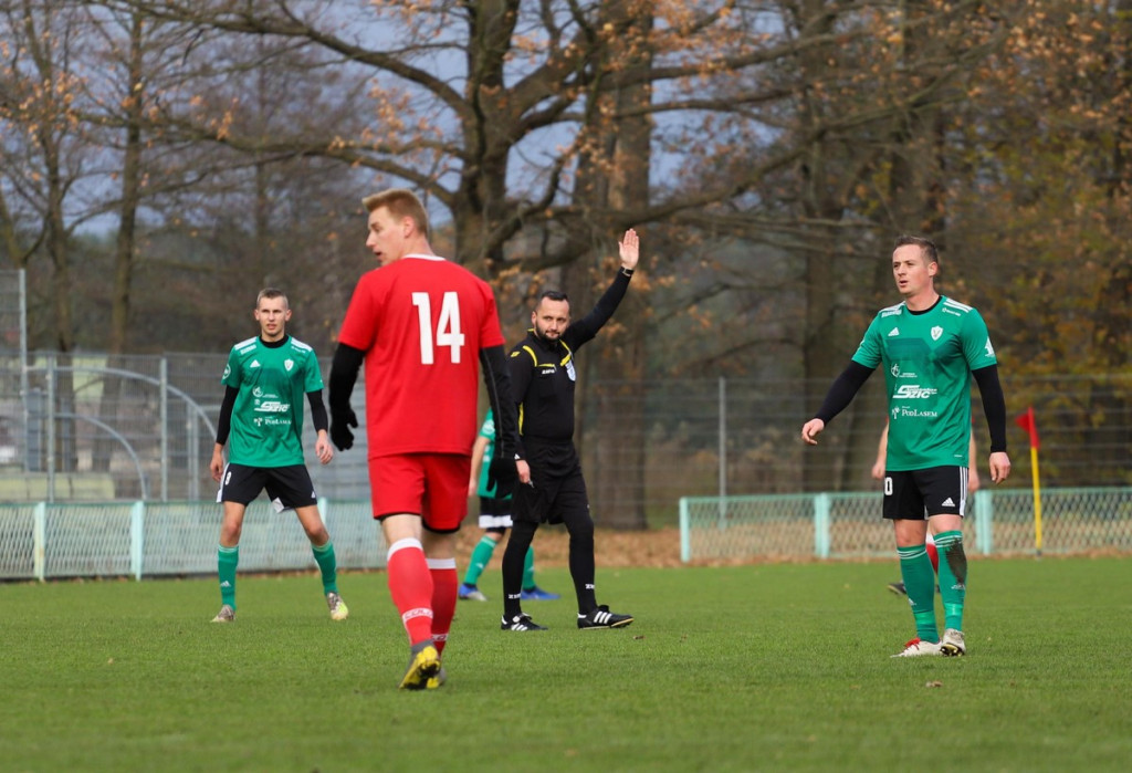 Klasa A zakończyła rundę jesienną. KS Skarbimierz został nowym liderem! [GALERIA z meczu Victoria II Chróścice - KS Skarbimierz]