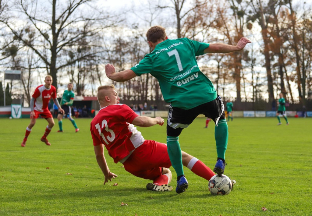 Klasa A zakończyła rundę jesienną. KS Skarbimierz został nowym liderem! [GALERIA z meczu Victoria II Chróścice - KS Skarbimierz]