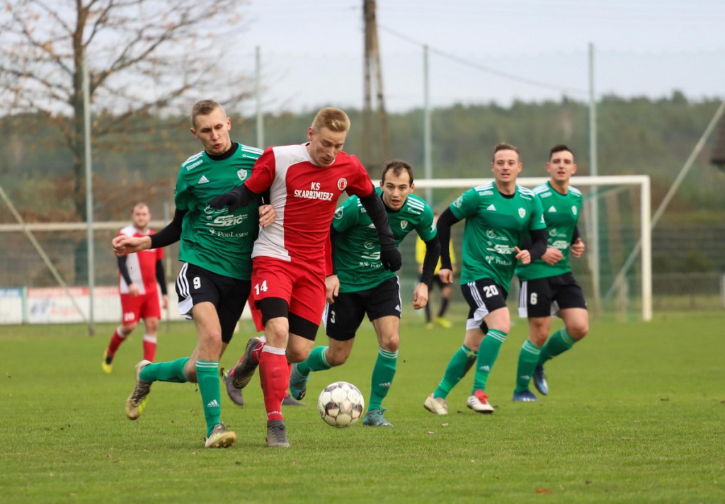 Klasa A zakończyła rundę jesienną. KS Skarbimierz został nowym liderem! [GALERIA z meczu Victoria II Chróścice - KS Skarbimierz]