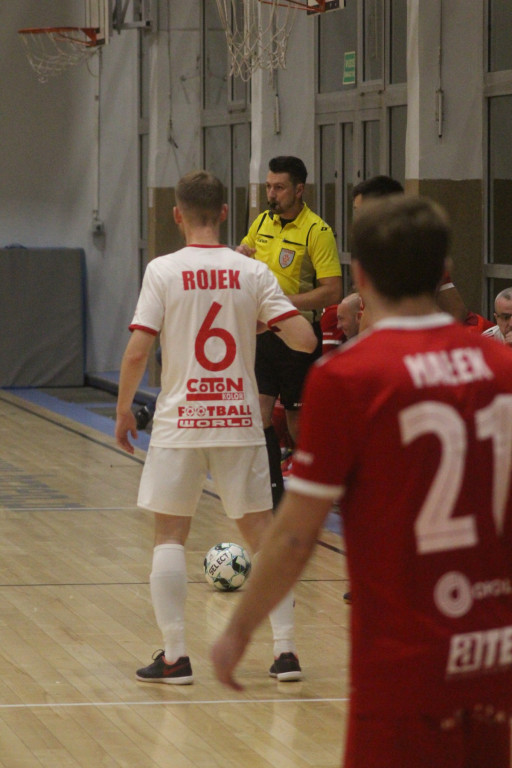 Fatalna porażka w derbach. Trener Fit-Morning Gredaru Brzeg zwolniony po meczu przeciwko Dremanowi Opole Komprachcice [GALERIA]