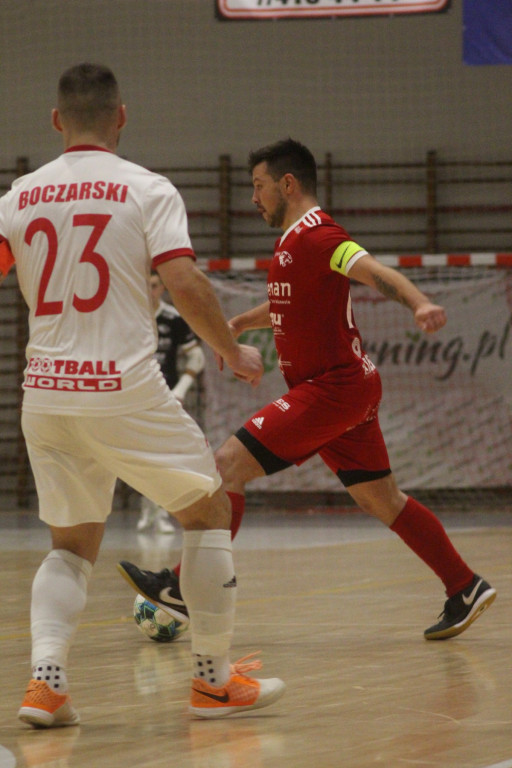 Fatalna porażka w derbach. Trener Fit-Morning Gredaru Brzeg zwolniony po meczu przeciwko Dremanowi Opole Komprachcice [GALERIA]