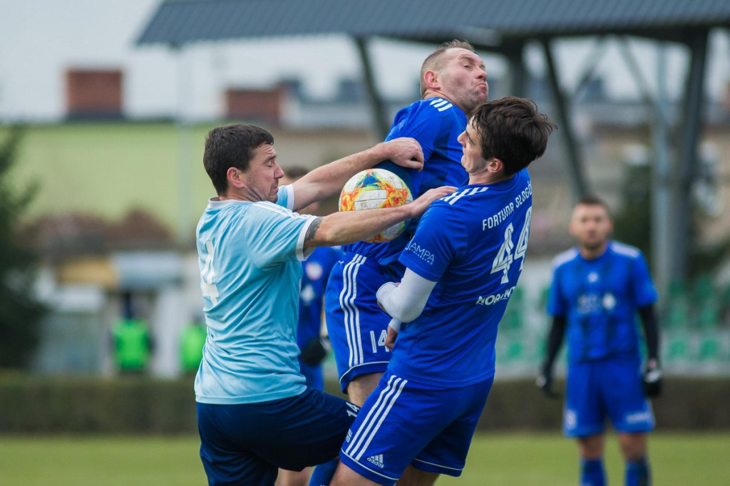 Olimpia Lewin Brzeski pożegnała rundę pięknymi golami, ale niestety przegrała z Fortuną Głogówek [GALERIA]