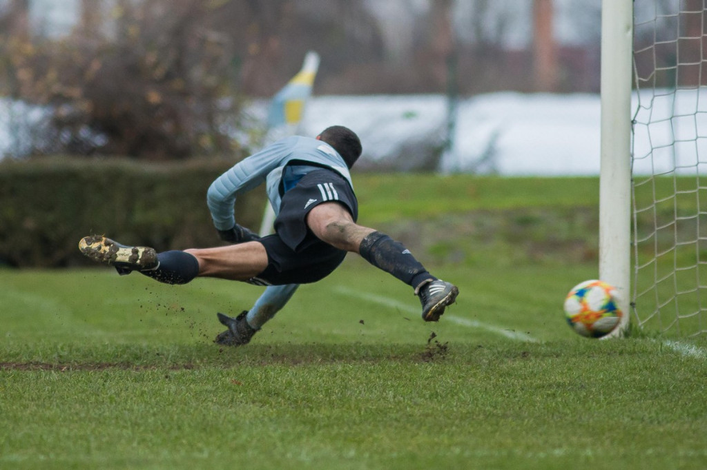 Olimpia Lewin Brzeski pożegnała rundę pięknymi golami, ale niestety przegrała z Fortuną Głogówek [GALERIA]