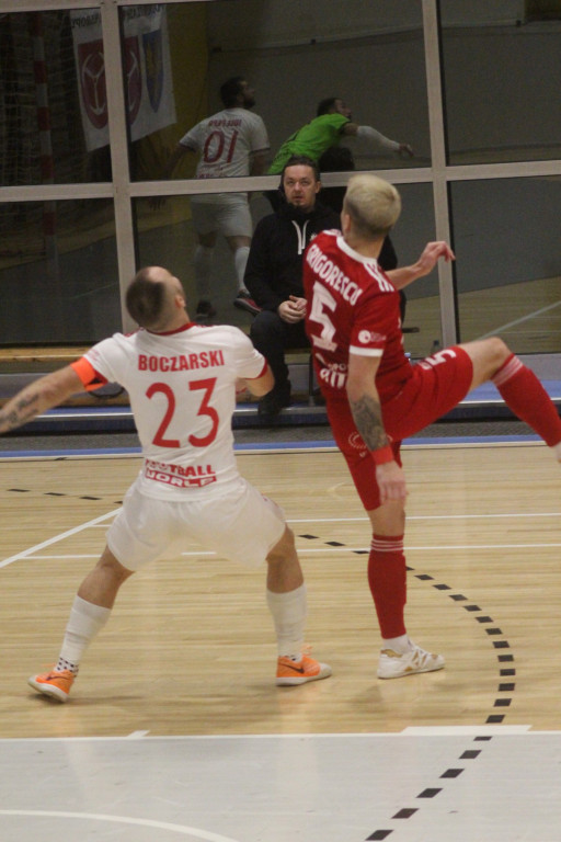 Fatalna porażka w derbach. Trener Fit-Morning Gredaru Brzeg zwolniony po meczu przeciwko Dremanowi Opole Komprachcice [GALERIA]