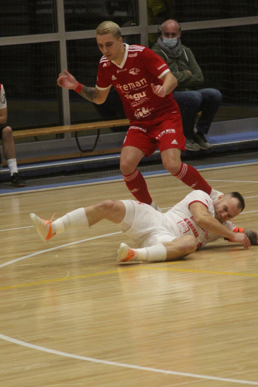 Fatalna porażka w derbach. Trener Fit-Morning Gredaru Brzeg zwolniony po meczu przeciwko Dremanowi Opole Komprachcice [GALERIA]