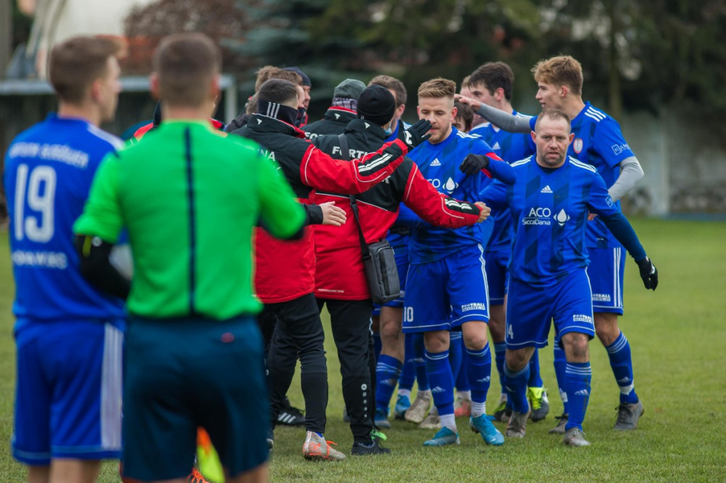Olimpia Lewin Brzeski pożegnała rundę pięknymi golami, ale niestety przegrała z Fortuną Głogówek [GALERIA]