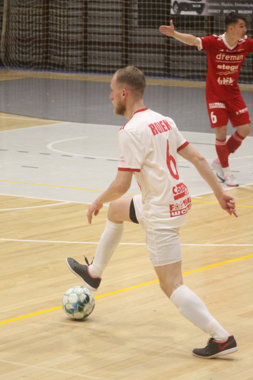 Fatalna porażka w derbach. Trener Fit-Morning Gredaru Brzeg zwolniony po meczu przeciwko Dremanowi Opole Komprachcice [GALERIA]