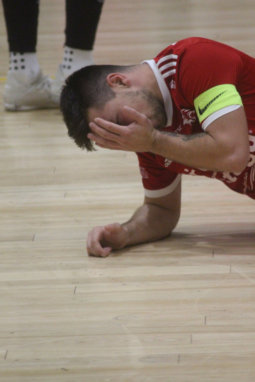 Fatalna porażka w derbach. Trener Fit-Morning Gredaru Brzeg zwolniony po meczu przeciwko Dremanowi Opole Komprachcice [GALERIA]