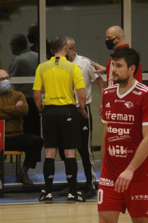 Fatalna porażka w derbach. Trener Fit-Morning Gredaru Brzeg zwolniony po meczu przeciwko Dremanowi Opole Komprachcice [GALERIA]