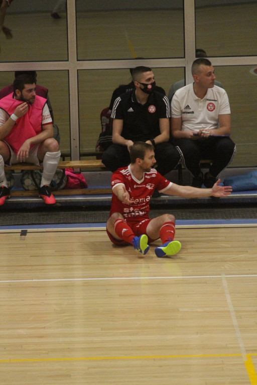 Fatalna porażka w derbach. Trener Fit-Morning Gredaru Brzeg zwolniony po meczu przeciwko Dremanowi Opole Komprachcice [GALERIA]