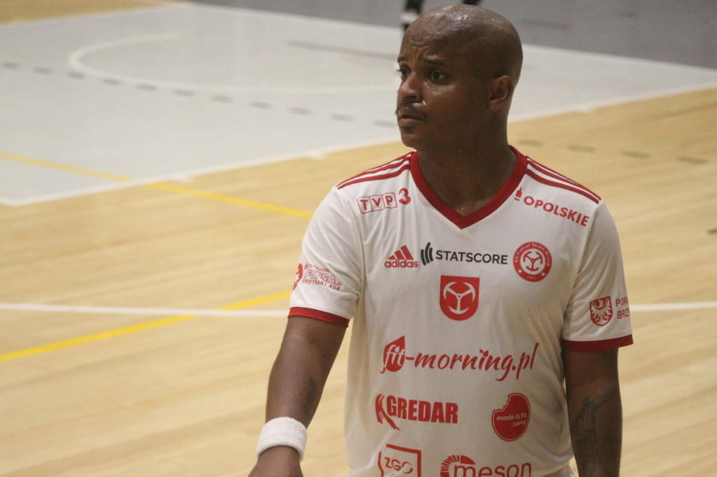 Fatalna porażka w derbach. Trener Fit-Morning Gredaru Brzeg zwolniony po meczu przeciwko Dremanowi Opole Komprachcice [GALERIA]