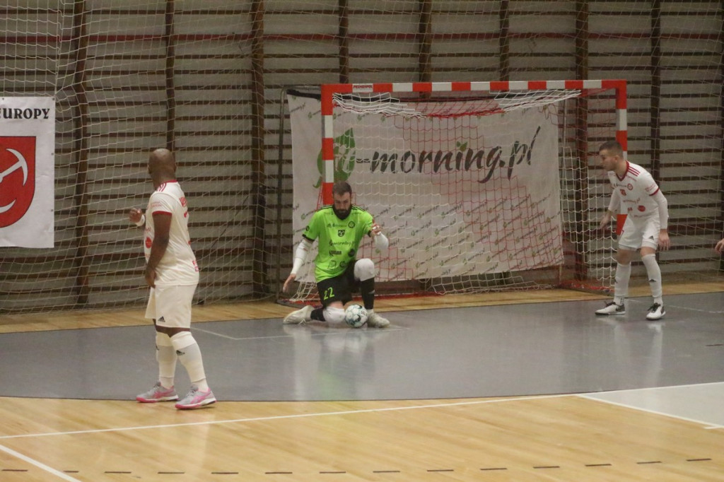 Fatalna porażka w derbach. Trener Fit-Morning Gredaru Brzeg zwolniony po meczu przeciwko Dremanowi Opole Komprachcice [GALERIA]