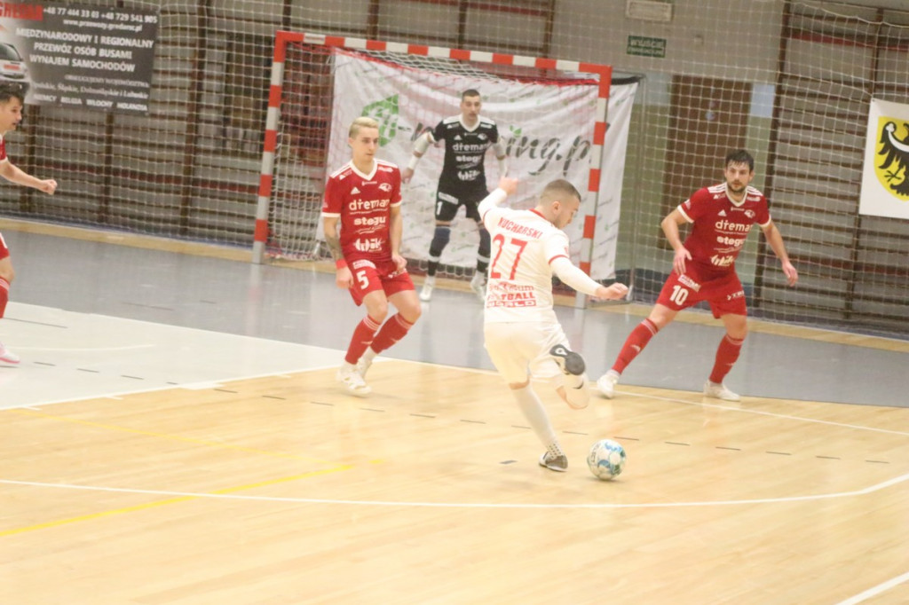 Fatalna porażka w derbach. Trener Fit-Morning Gredaru Brzeg zwolniony po meczu przeciwko Dremanowi Opole Komprachcice [GALERIA]