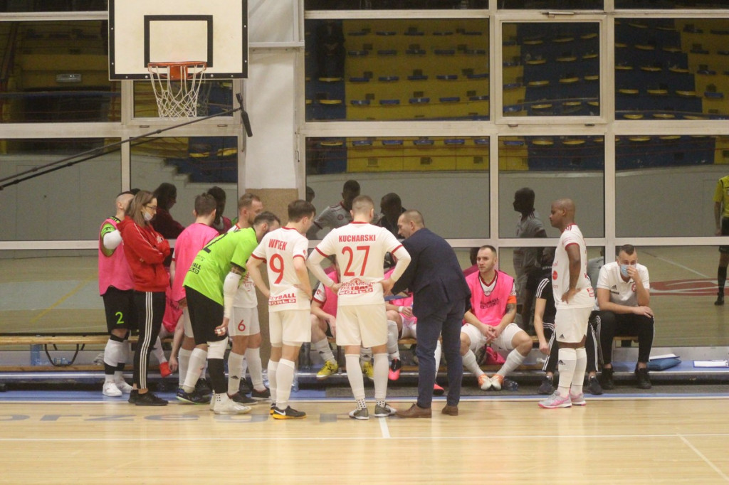 Fatalna porażka w derbach. Trener Fit-Morning Gredaru Brzeg zwolniony po meczu przeciwko Dremanowi Opole Komprachcice [GALERIA]