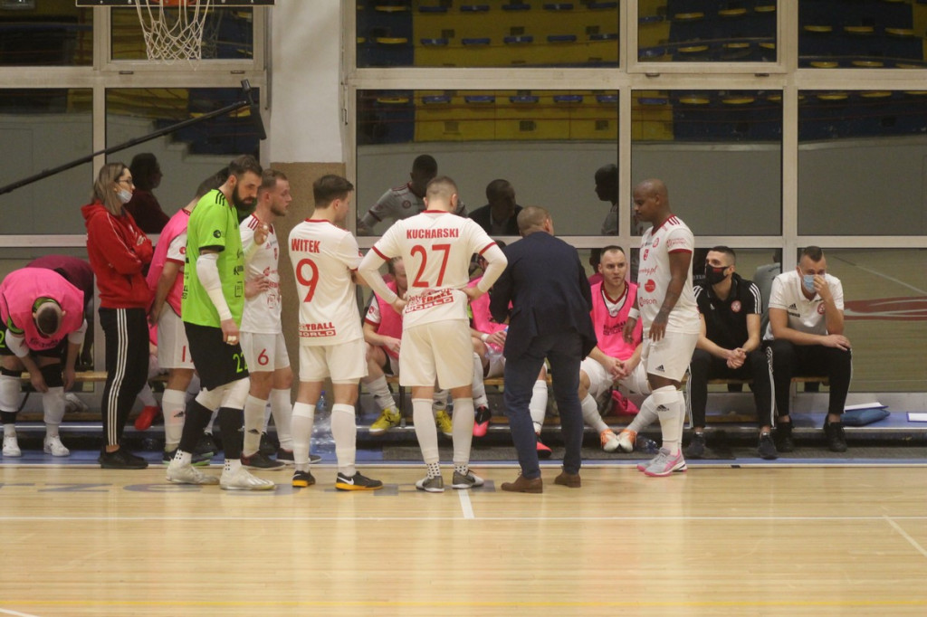 Fatalna porażka w derbach. Trener Fit-Morning Gredaru Brzeg zwolniony po meczu przeciwko Dremanowi Opole Komprachcice [GALERIA]