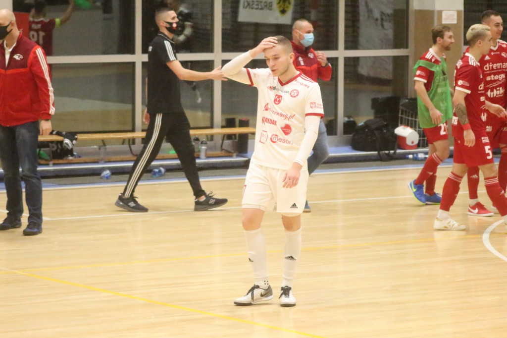 Fatalna porażka w derbach. Trener Fit-Morning Gredaru Brzeg zwolniony po meczu przeciwko Dremanowi Opole Komprachcice [GALERIA]