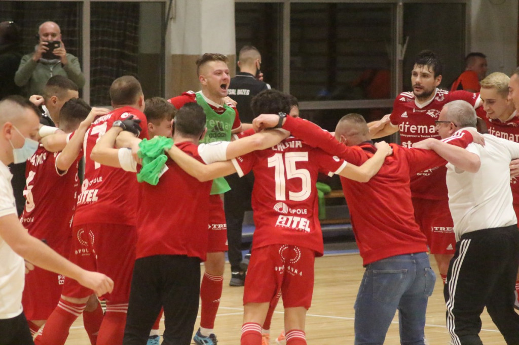 Fatalna porażka w derbach. Trener Fit-Morning Gredaru Brzeg zwolniony po meczu przeciwko Dremanowi Opole Komprachcice [GALERIA]