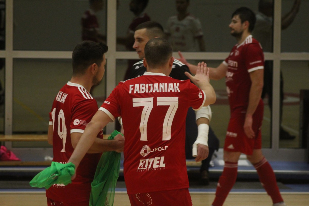 Fatalna porażka w derbach. Trener Fit-Morning Gredaru Brzeg zwolniony po meczu przeciwko Dremanowi Opole Komprachcice [GALERIA]