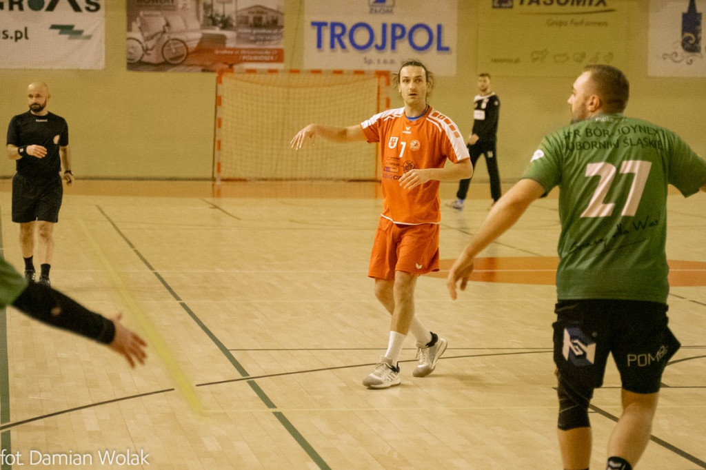 Olimp Grodków kontra SPR Bór Joynext Oborniki Śląskie. O podziale punktów zdecydowały rzuty karne