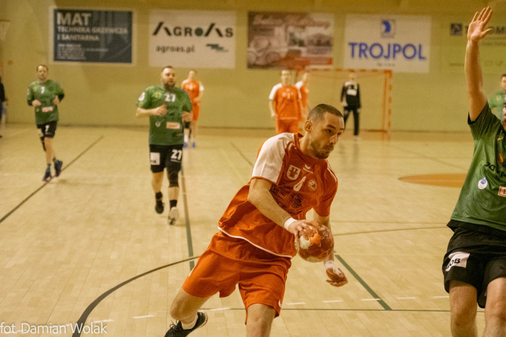 Olimp Grodków kontra SPR Bór Joynext Oborniki Śląskie. O podziale punktów zdecydowały rzuty karne