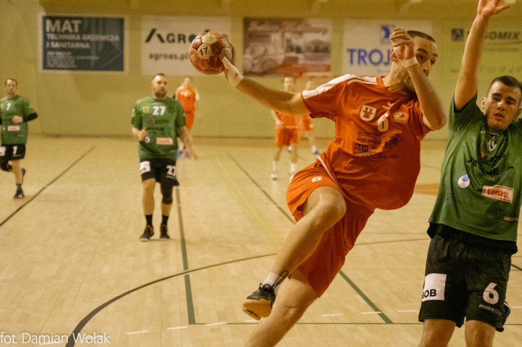 Olimp Grodków kontra SPR Bór Joynext Oborniki Śląskie. O podziale punktów zdecydowały rzuty karne