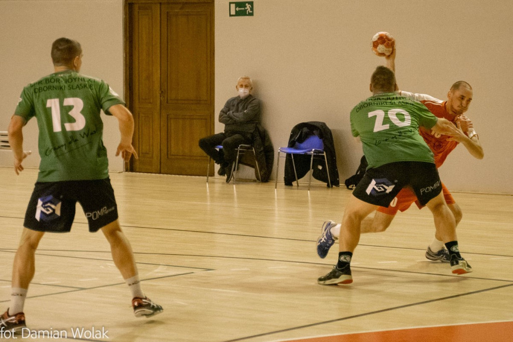 Olimp Grodków kontra SPR Bór Joynext Oborniki Śląskie. O podziale punktów zdecydowały rzuty karne