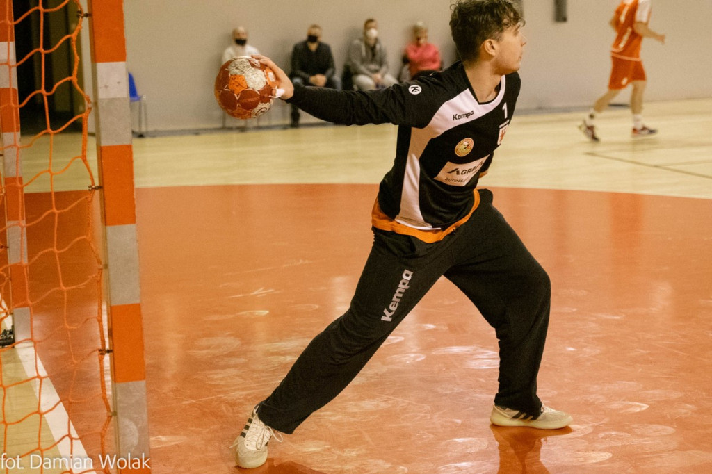 Olimp Grodków kontra SPR Bór Joynext Oborniki Śląskie. O podziale punktów zdecydowały rzuty karne