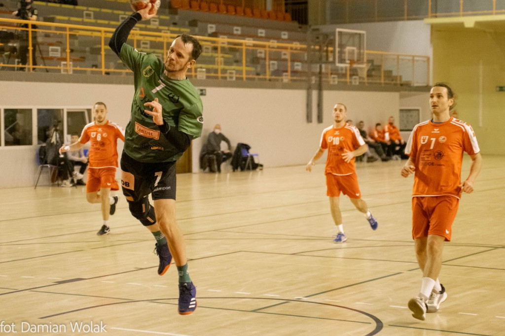 Olimp Grodków kontra SPR Bór Joynext Oborniki Śląskie. O podziale punktów zdecydowały rzuty karne