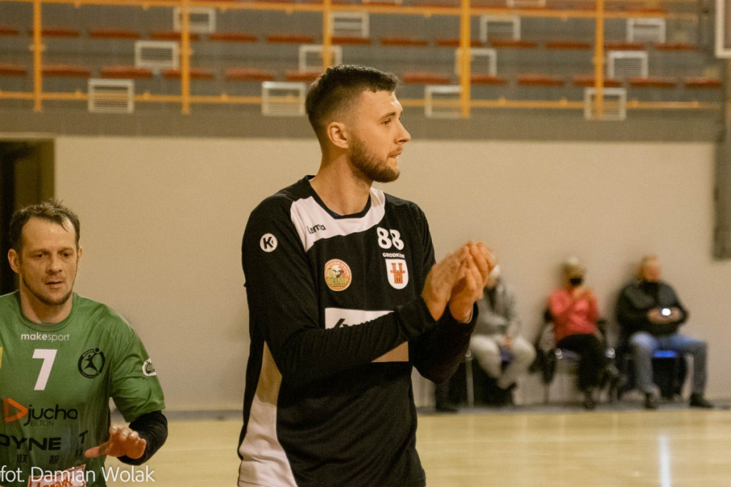 Olimp Grodków kontra SPR Bór Joynext Oborniki Śląskie. O podziale punktów zdecydowały rzuty karne