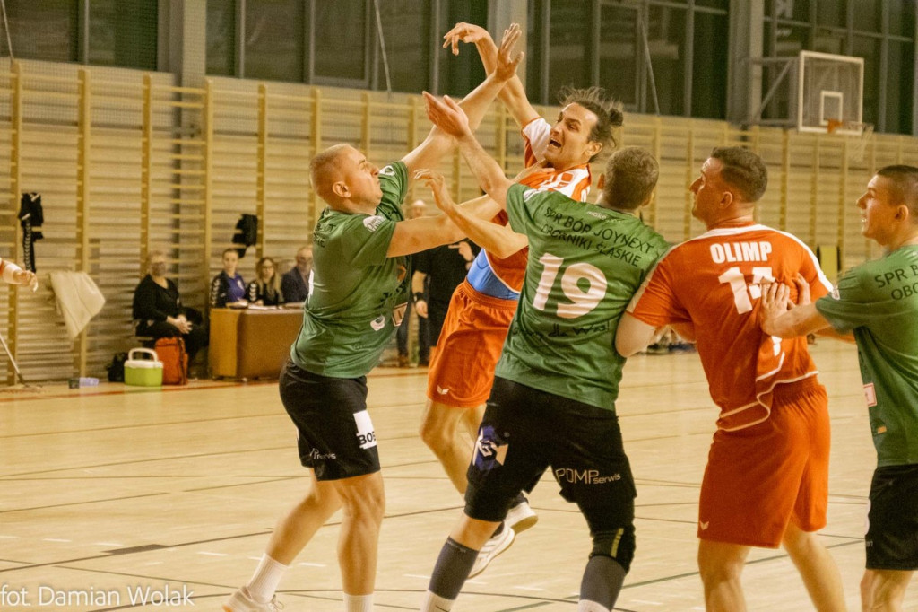 Olimp Grodków kontra SPR Bór Joynext Oborniki Śląskie. O podziale punktów zdecydowały rzuty karne