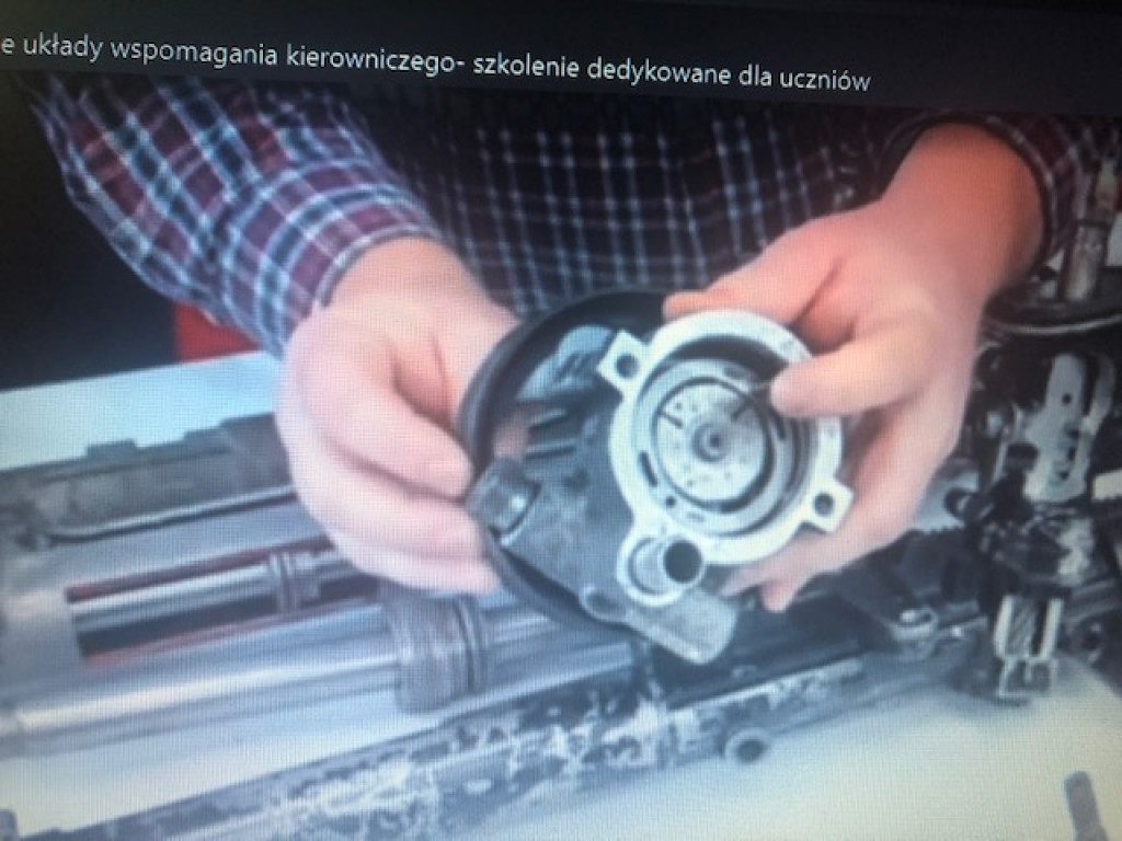 Inter Cars zorganizował zdalne szkolenia dla uczniów ZSB w Brzegu