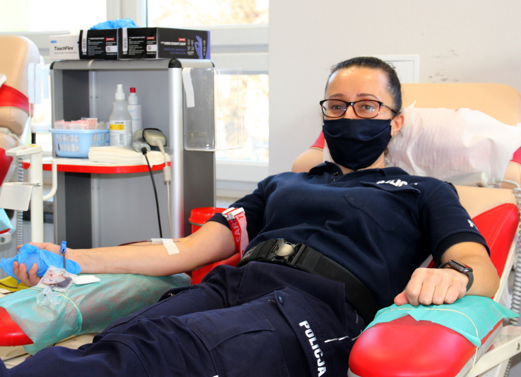 Policjanci z Brzegu i Grodkowa oddali krew w ramach ogólnopolskiej akcji