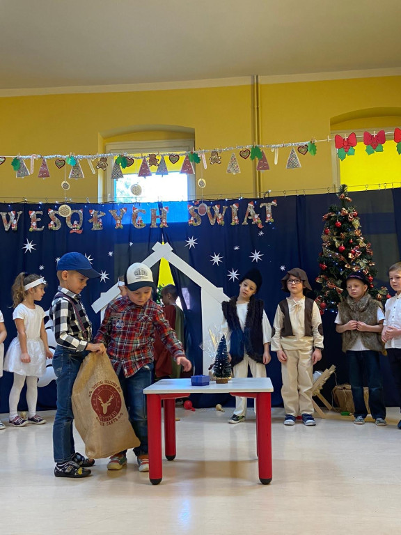 Świąteczna opowieść przedszkolaków z PP nr 2