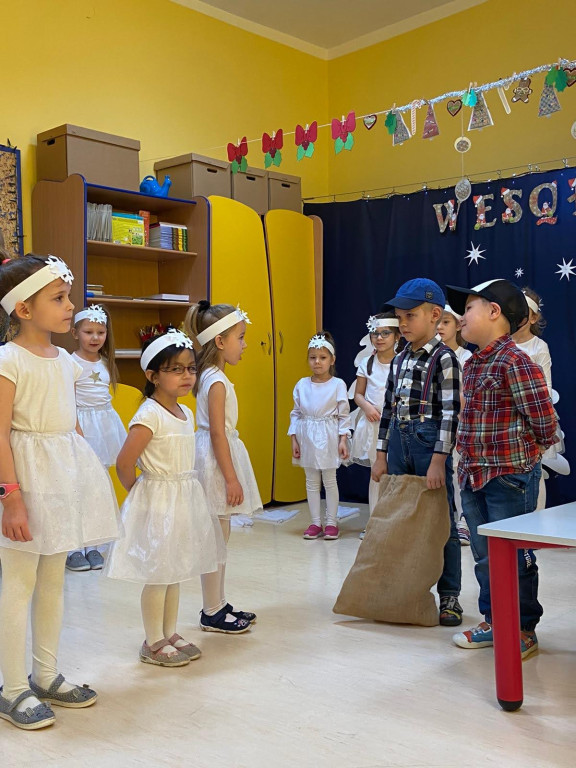 Świąteczna opowieść przedszkolaków z PP nr 2