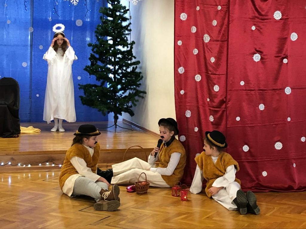 W grudniową, cudną noc przybyło Boże Dziecię...