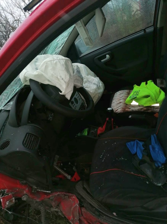 Zderzenie auta osobowego z ciężarówką na DK 39. Do poszkodowanego wezwano śmigłowiec LPR