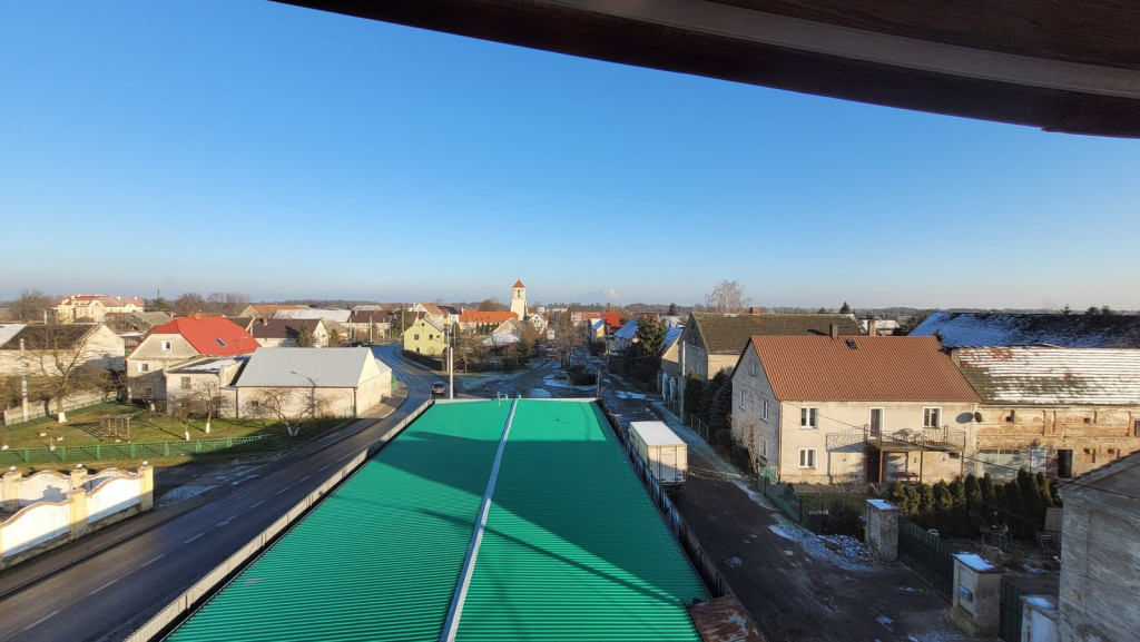 Wielki strażacki hełm zwieńczył wieżę remizy OSP w Przylesiu