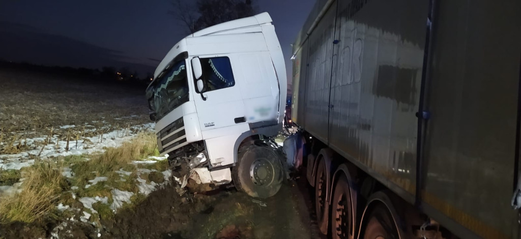 Niespokojny poranek na DW 401. Dwa zdarzenia w okolicy Przylesia i Młodoszowic