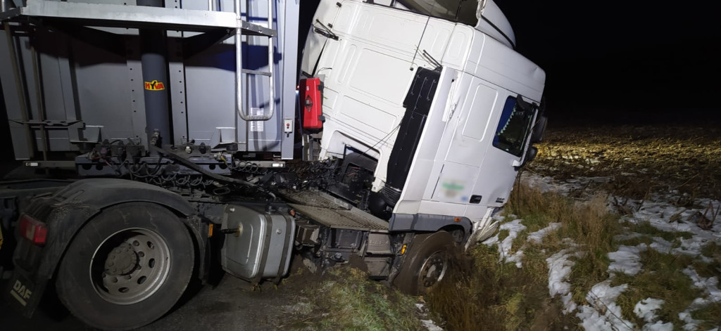 Niespokojny poranek na DW 401. Dwa zdarzenia w okolicy Przylesia i Młodoszowic