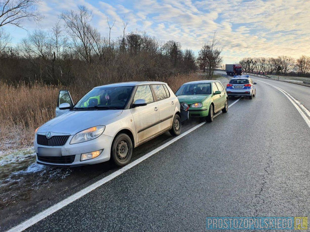 Kolizja na DK94. Kierowca volkswagena najechał na tył skody