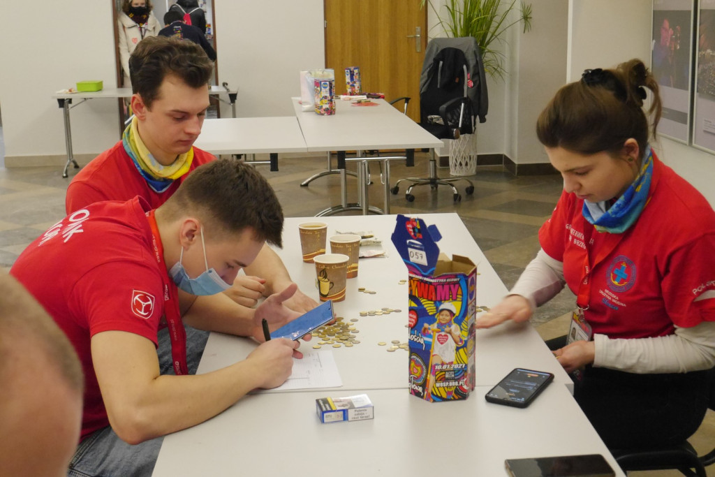 Sztaby WOŚP w Brzegu i Lewinie Brzeskim zebrały ponad 90 tys. złotych!