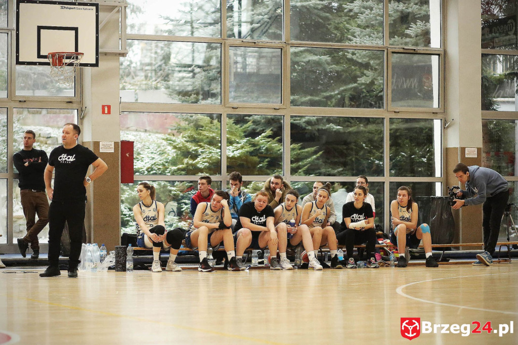 Koszykarki Stali powalczyły z wiceliderem z Polkowic