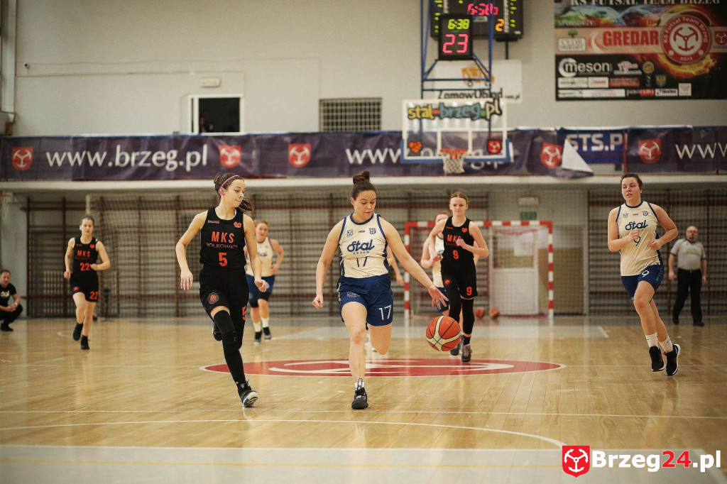 Koszykarki Stali powalczyły z wiceliderem z Polkowic