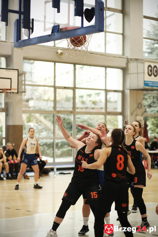 Koszykarki Stali powalczyły z wiceliderem z Polkowic