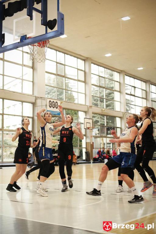 Koszykarki Stali powalczyły z wiceliderem z Polkowic