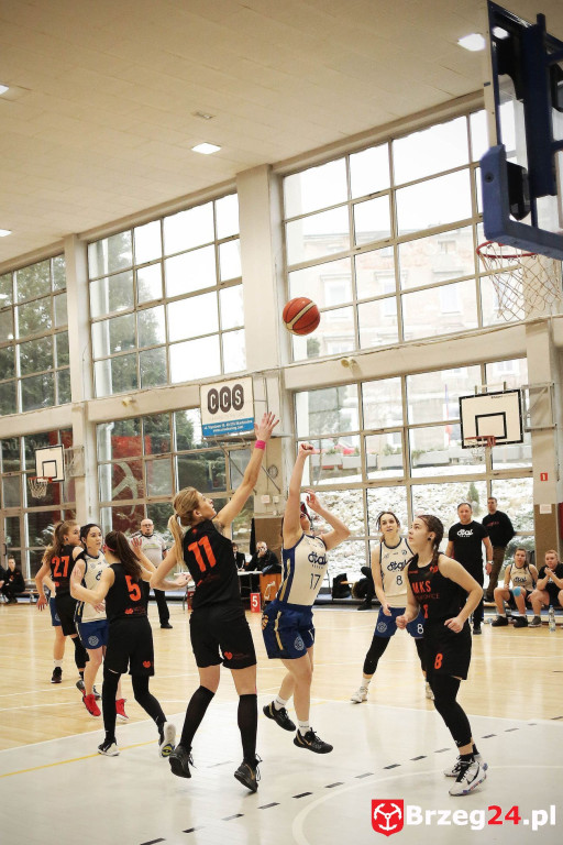 Koszykarki Stali powalczyły z wiceliderem z Polkowic